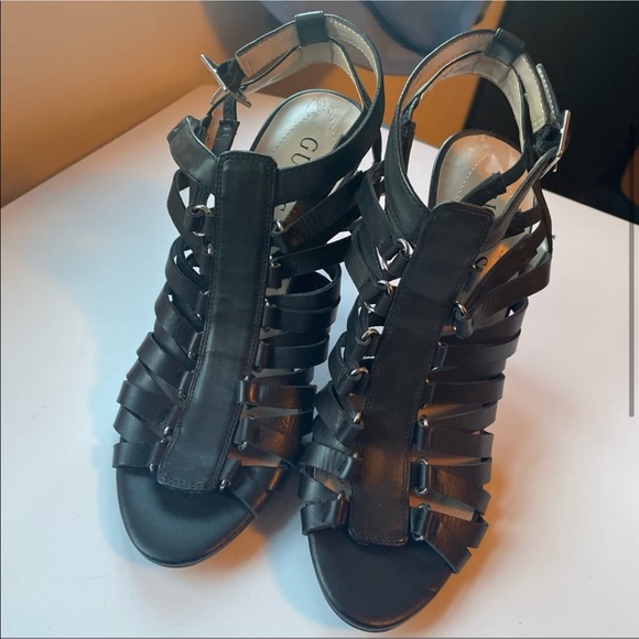 Size 8.5 Guess Sandal Shoes - Picture 5 of 6